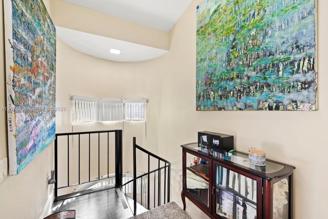 For Sale: $475,000 (2 beds, 2 baths, 1454 Square Feet)