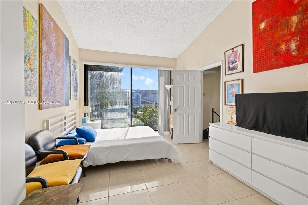 For Sale: $475,000 (2 beds, 2 baths, 1454 Square Feet)