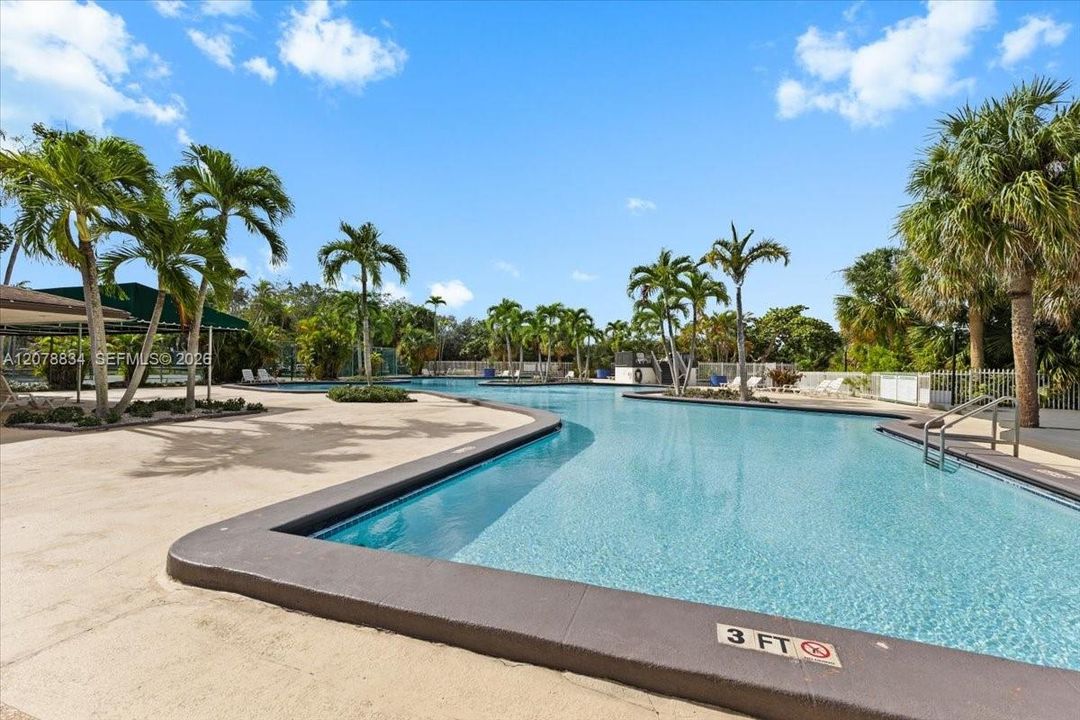 For Sale: $475,000 (2 beds, 2 baths, 1454 Square Feet)