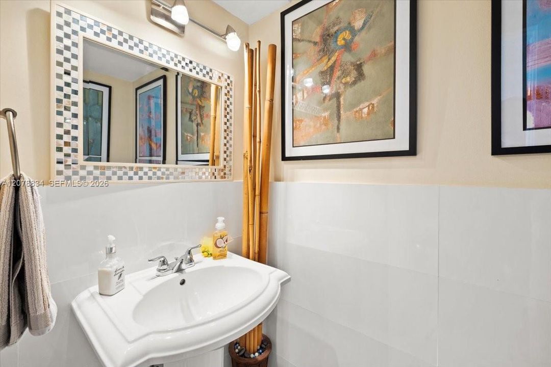 For Sale: $475,000 (2 beds, 2 baths, 1454 Square Feet)