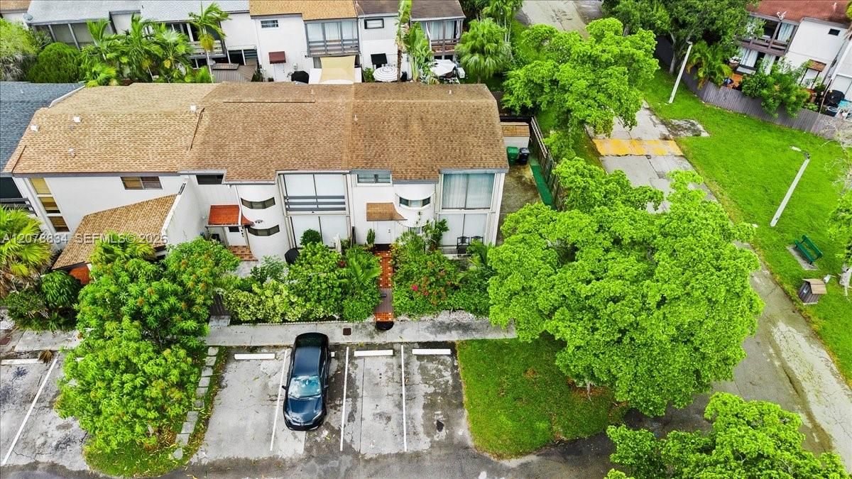 For Sale: $475,000 (2 beds, 2 baths, 1454 Square Feet)