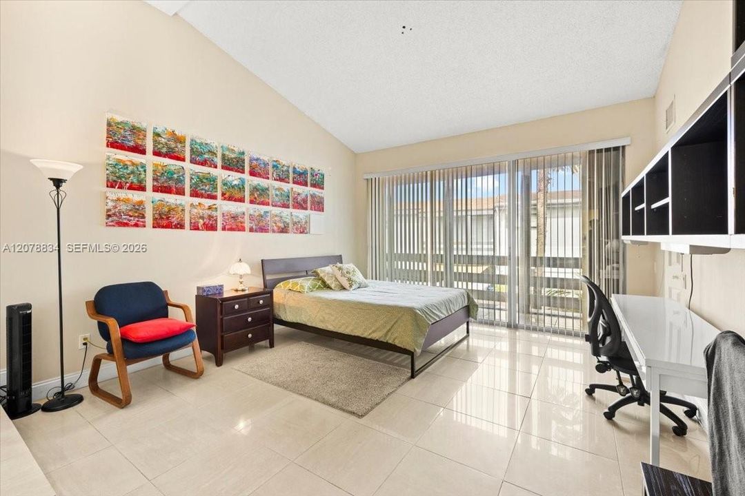 For Sale: $475,000 (2 beds, 2 baths, 1454 Square Feet)