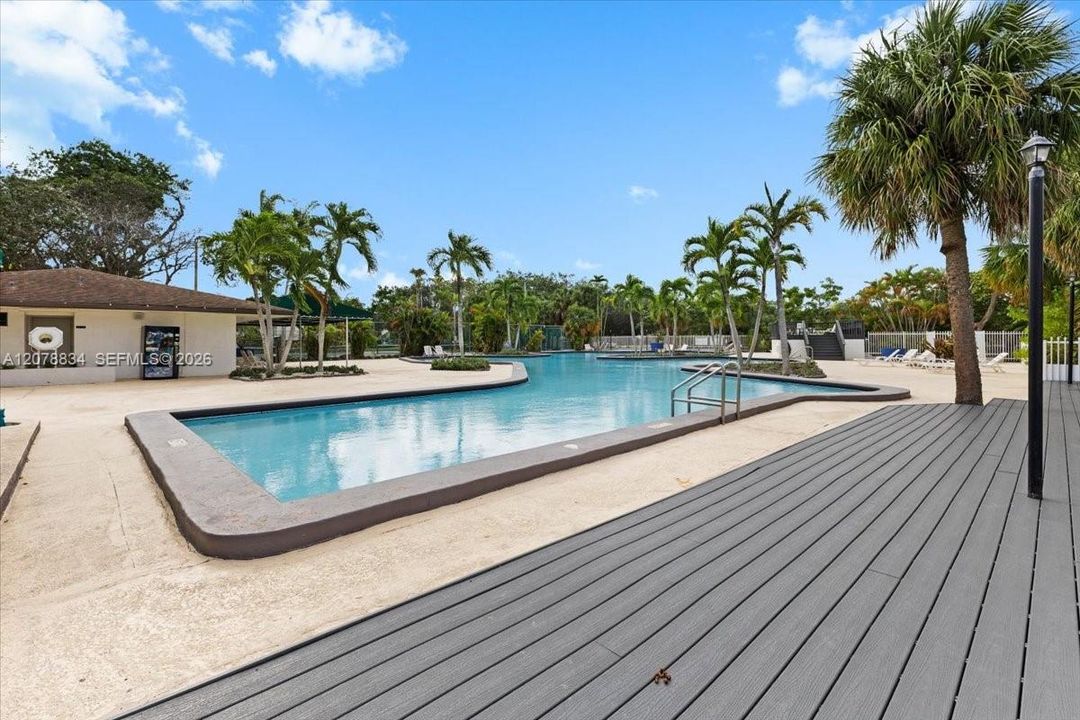 For Sale: $475,000 (2 beds, 2 baths, 1454 Square Feet)