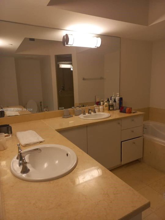 For Rent: $4,800 (2 beds, 2 baths, 1335 Square Feet)