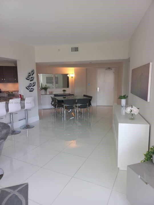 For Rent: $4,800 (2 beds, 2 baths, 1335 Square Feet)