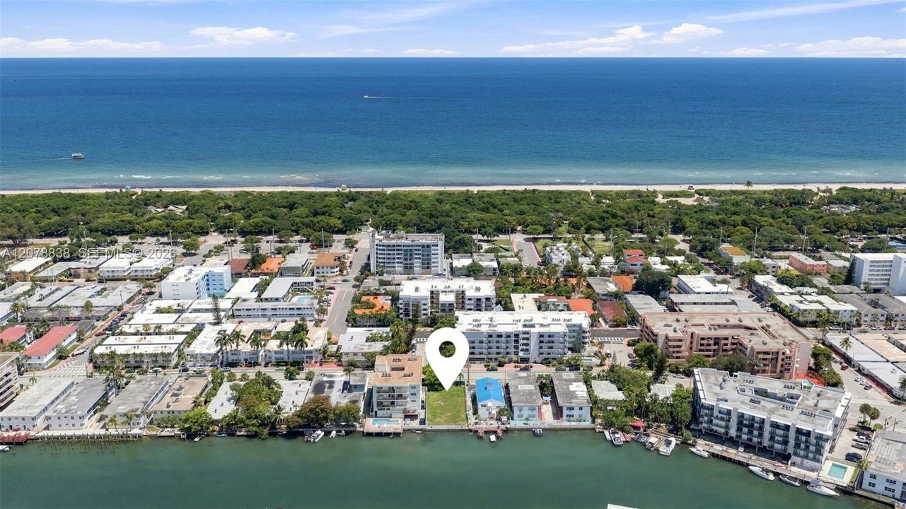 En Venta: $3,250,000 (0.14 acres)