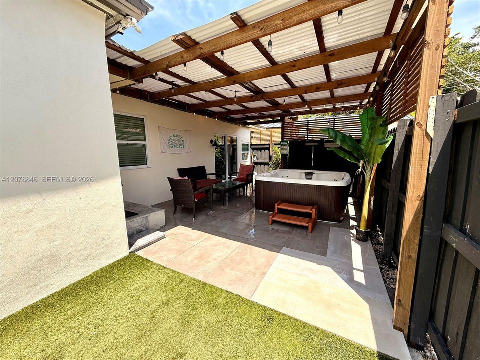 For Rent: $3,900 (3 beds, 3 baths, 1900 Square Feet)