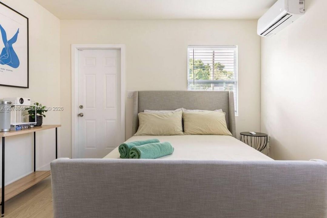 For Rent: $3,900 (3 beds, 3 baths, 1900 Square Feet)