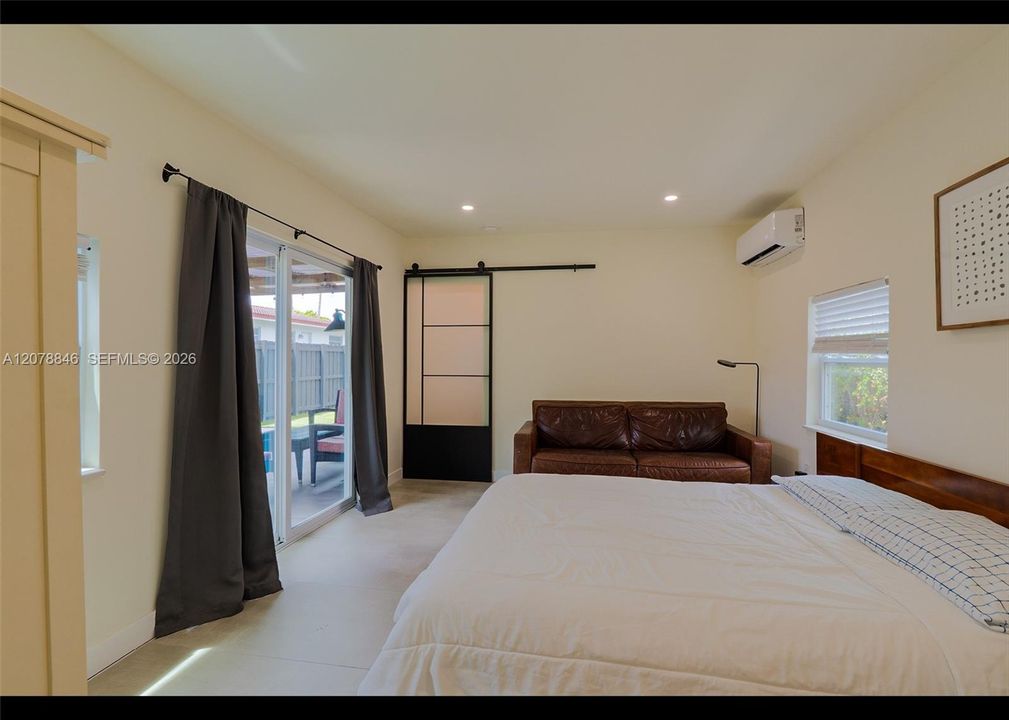 For Rent: $3,900 (3 beds, 3 baths, 1900 Square Feet)