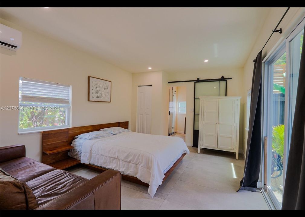 For Rent: $3,900 (3 beds, 3 baths, 1900 Square Feet)