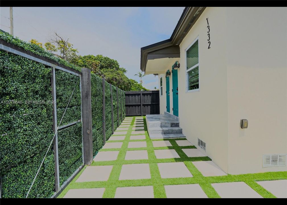 For Rent: $3,900 (3 beds, 3 baths, 1900 Square Feet)