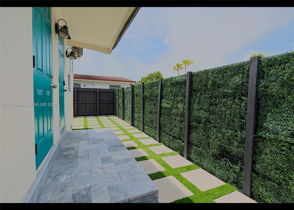For Rent: $3,900 (3 beds, 3 baths, 1900 Square Feet)