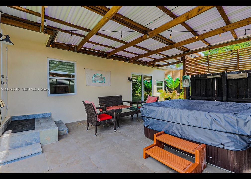 For Rent: $3,900 (3 beds, 3 baths, 1900 Square Feet)