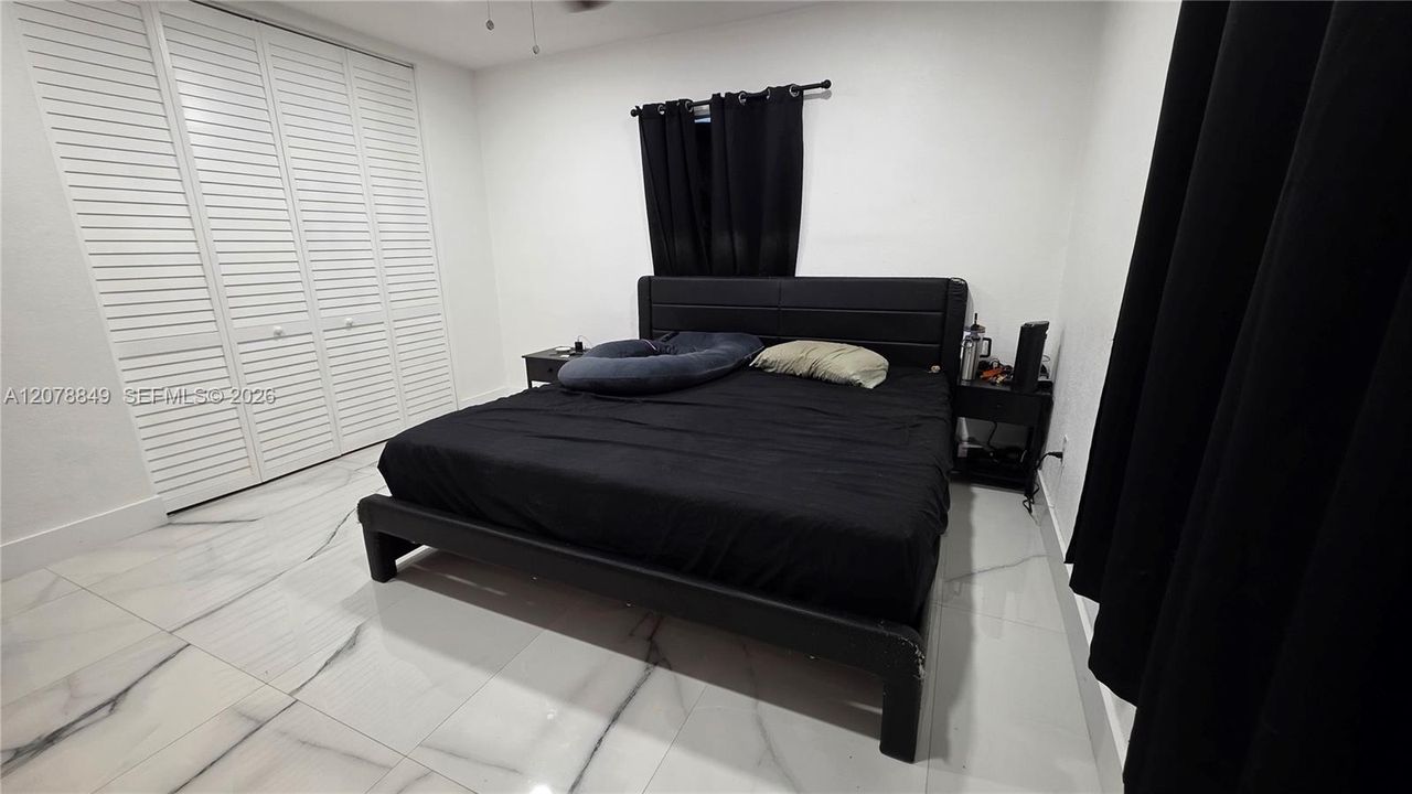 For Rent: $2,400 (2 beds, 1 baths, 1632 Square Feet)