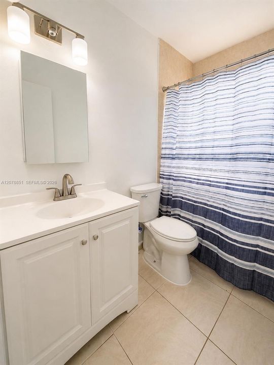 В аренду: $2,450 (2 спален, 1 ванн, 2600 Квадратных фут)