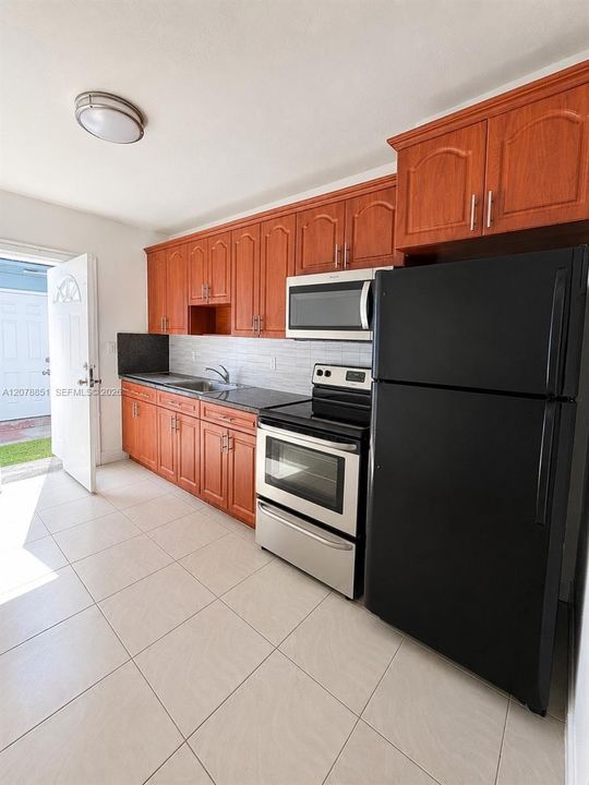 В аренду: $2,450 (2 спален, 1 ванн, 2600 Квадратных фут)