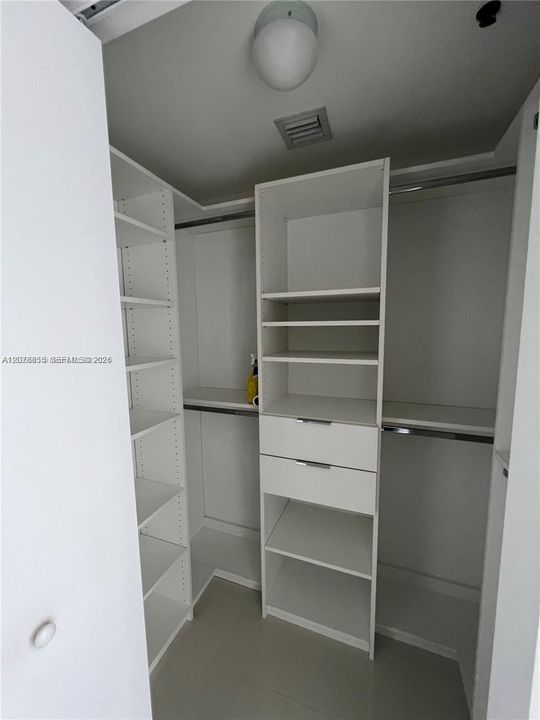 En Venta: $865,000 (2 camas, 2 baños, 1171 Pies cuadrados)