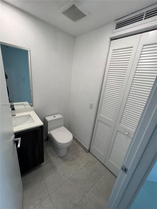 En Venta: $865,000 (2 camas, 2 baños, 1171 Pies cuadrados)
