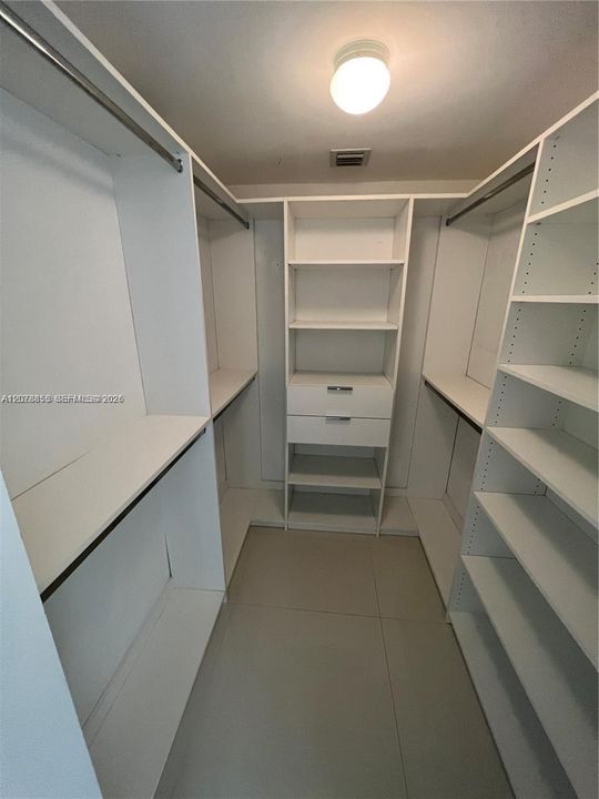 En Venta: $865,000 (2 camas, 2 baños, 1171 Pies cuadrados)