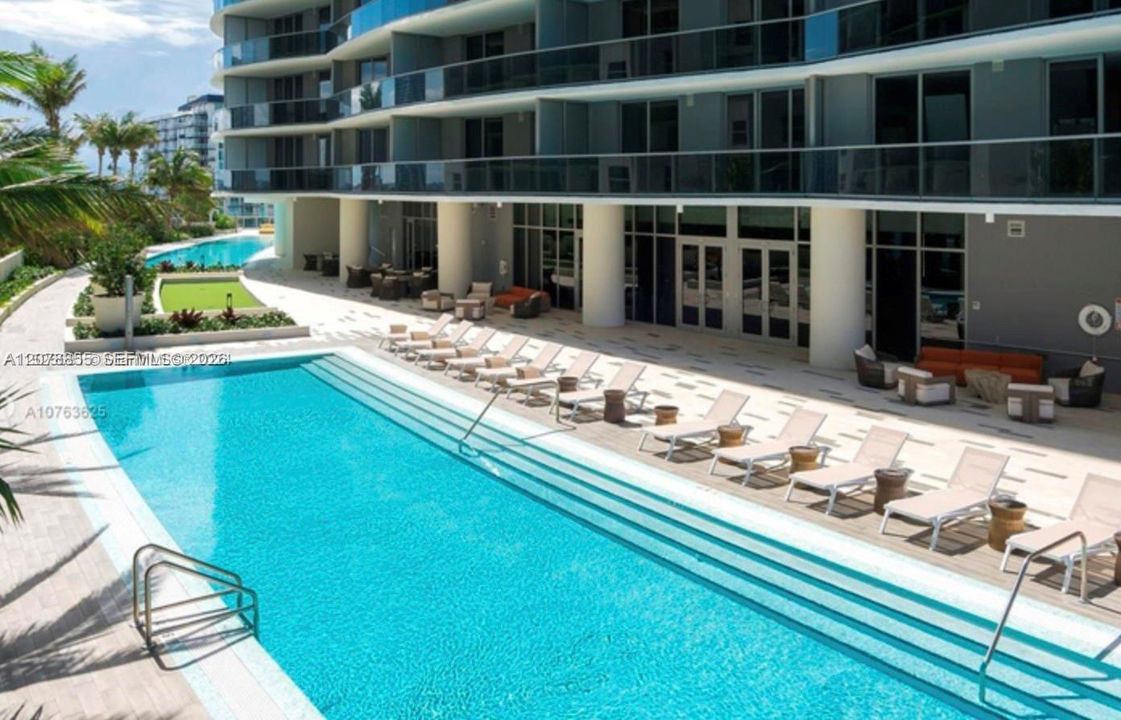 En Venta: $865,000 (2 camas, 2 baños, 1171 Pies cuadrados)