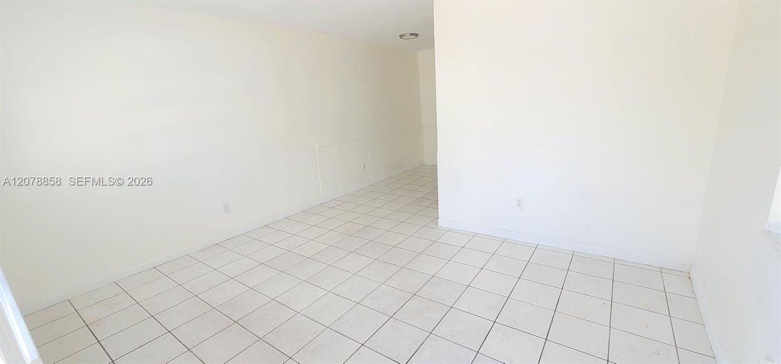 For Rent: $2,100 (2 beds, 1 baths, 1518 Square Feet)
