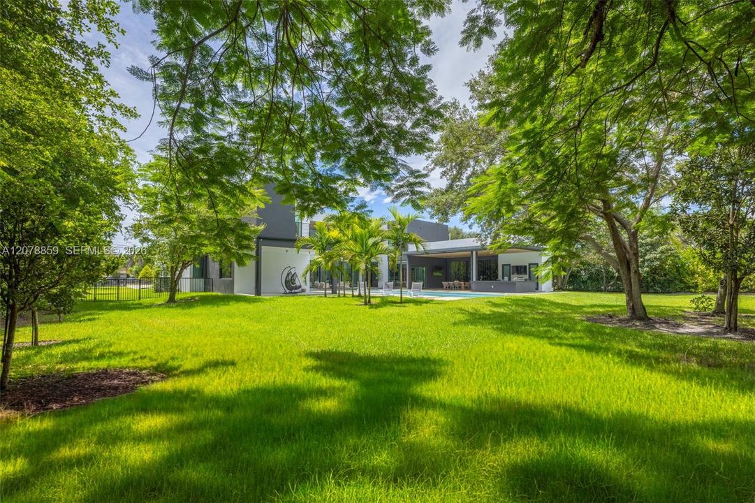 Pinecrest Builder's Acre