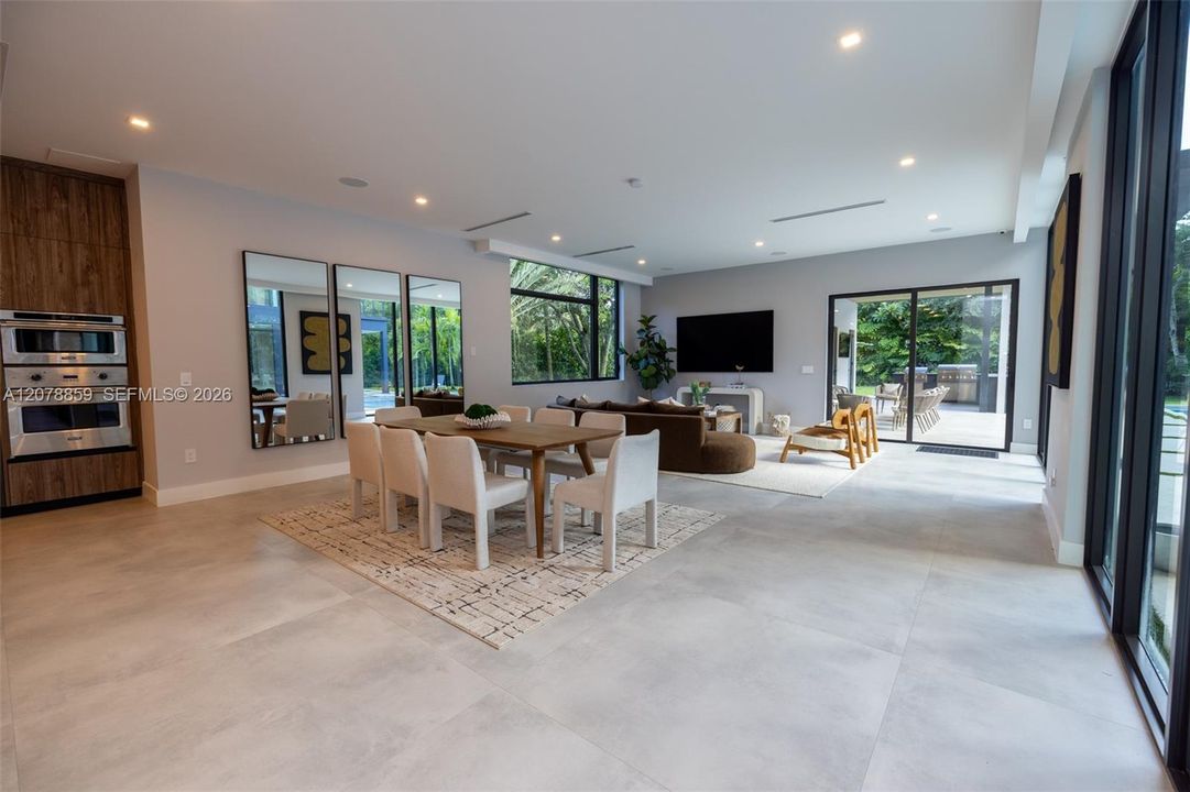 Family Room/Casual Dining Area