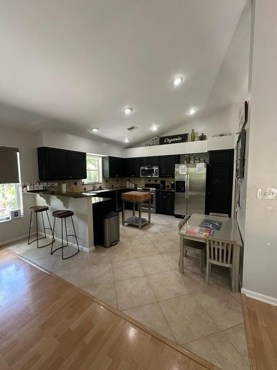 En Venta: $565,000 (3 camas, 2 baños, 1929 Pies cuadrados)