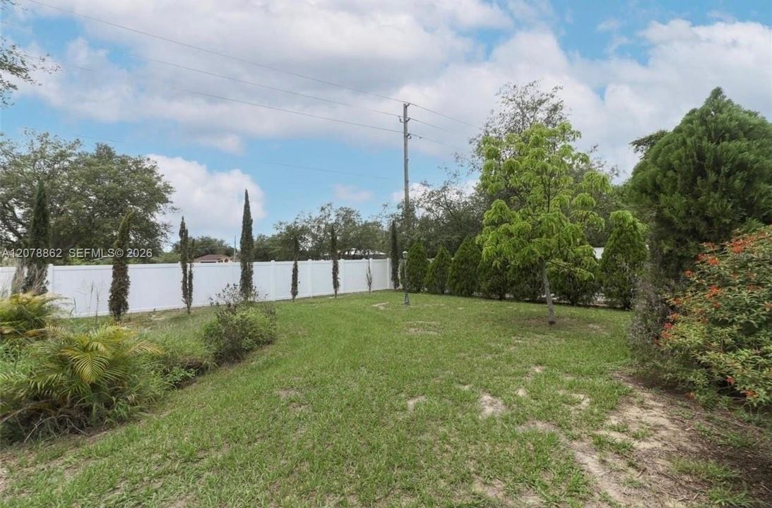 En Venta: $349,900 (4 camas, 2 baños, 0 Pies cuadrados)
