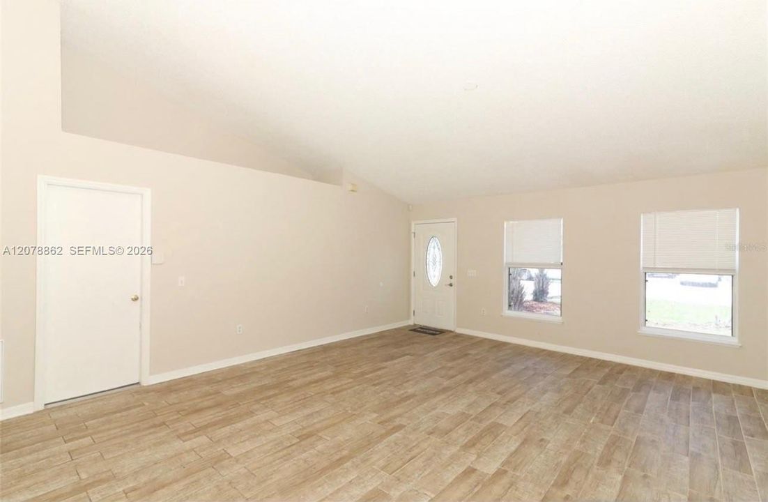 En Venta: $349,900 (4 camas, 2 baños, 0 Pies cuadrados)