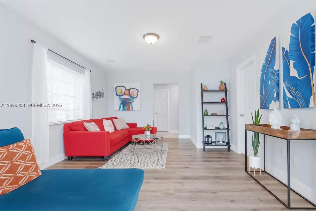 For Rent: $3,000 (2 beds, 2 baths, 1000 Square Feet)