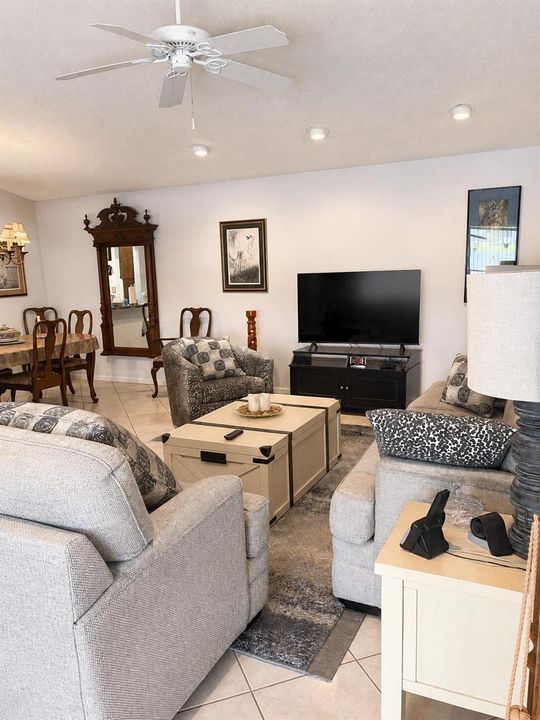 Living room 3