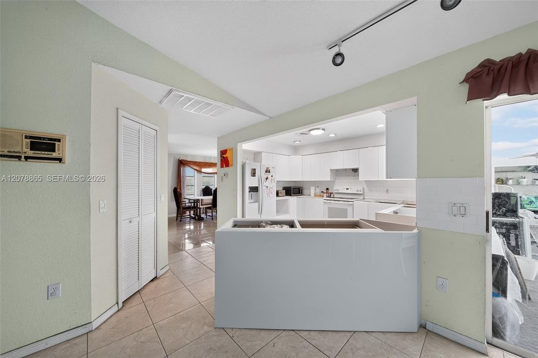 En Venta: $610,000 (4 camas, 3 baños, 0 Pies cuadrados)