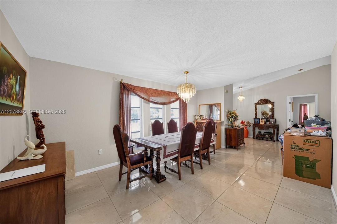 En Venta: $610,000 (4 camas, 3 baños, 0 Pies cuadrados)