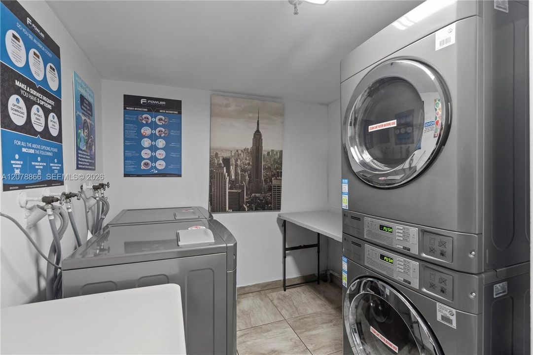 For Rent: $2,300 (1 beds, 1 baths, 527 Square Feet)