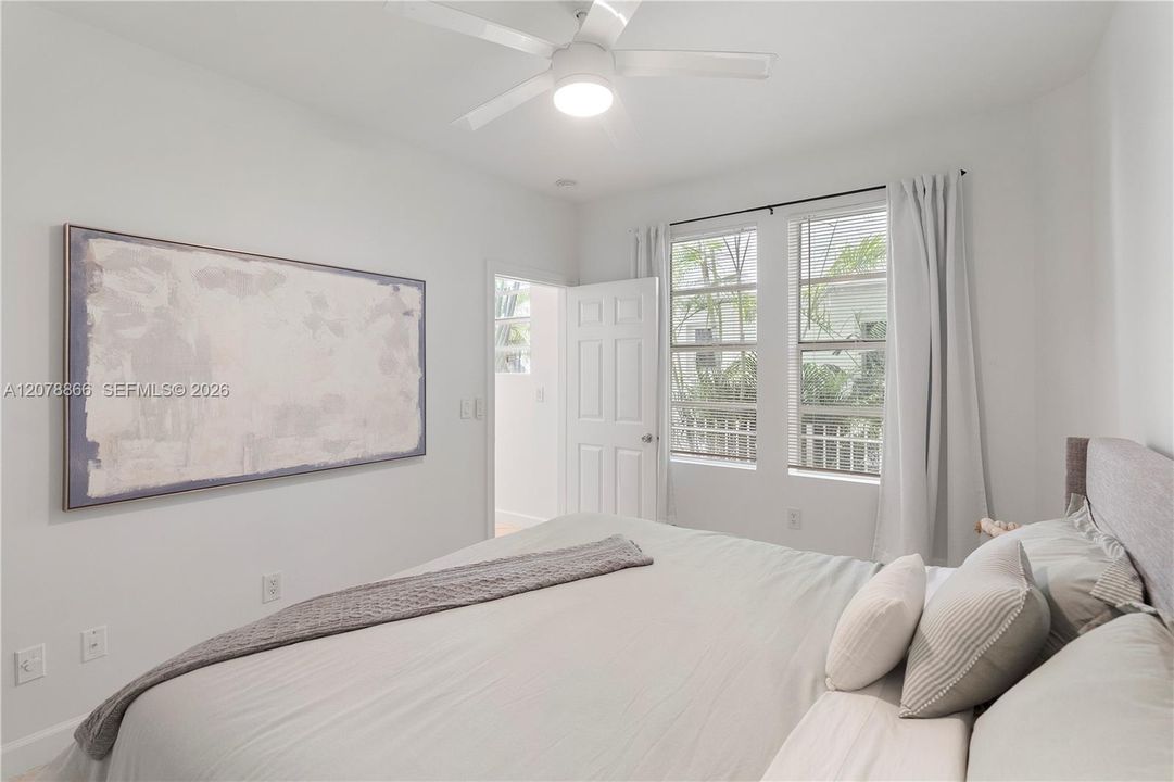 For Rent: $2,300 (1 beds, 1 baths, 527 Square Feet)