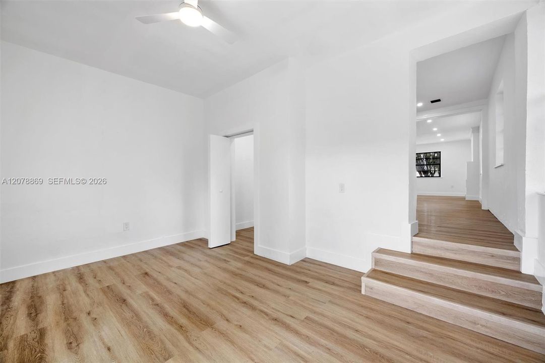 En Venta: $599,000 (3 camas, 2 baños, 1230 Pies cuadrados)