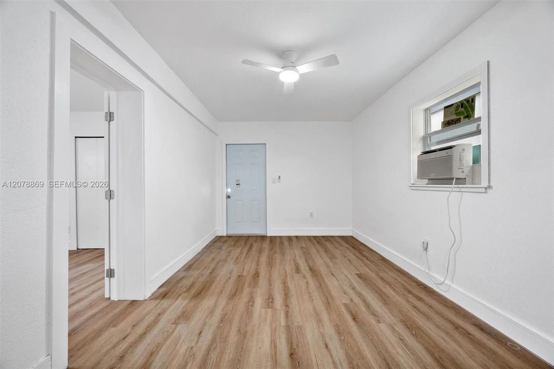 En Venta: $599,000 (3 camas, 2 baños, 1230 Pies cuadrados)