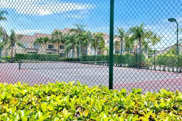 For Rent: $1,650 (1 beds, 1 baths, 688 Square Feet)
