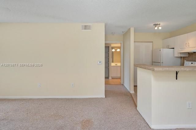 For Rent: $1,650 (1 beds, 1 baths, 688 Square Feet)