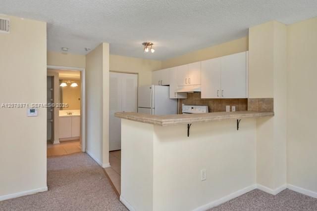 For Rent: $1,650 (1 beds, 1 baths, 688 Square Feet)