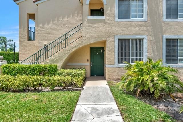 For Rent: $1,650 (1 beds, 1 baths, 688 Square Feet)
