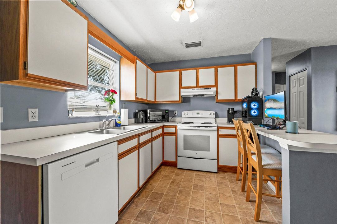 07 Kitchen 01