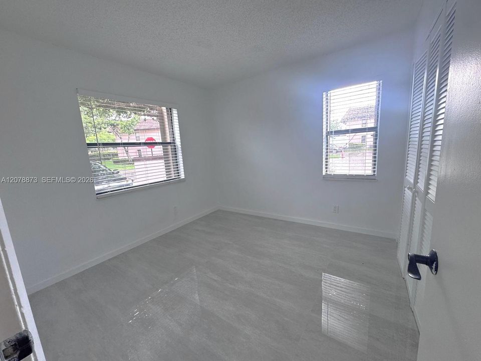 For Rent: $2,450 (2 beds, 2 baths, 806 Square Feet)