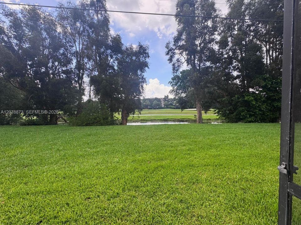 For Rent: $2,450 (2 beds, 2 baths, 806 Square Feet)