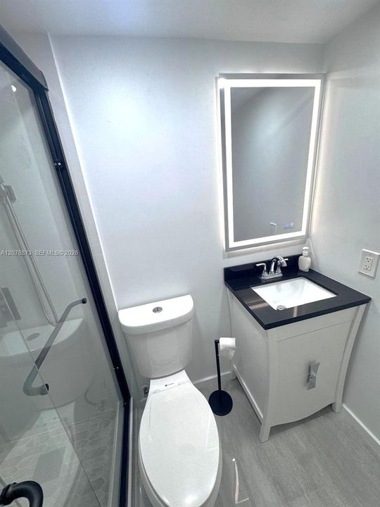 For Rent: $2,450 (2 beds, 2 baths, 806 Square Feet)