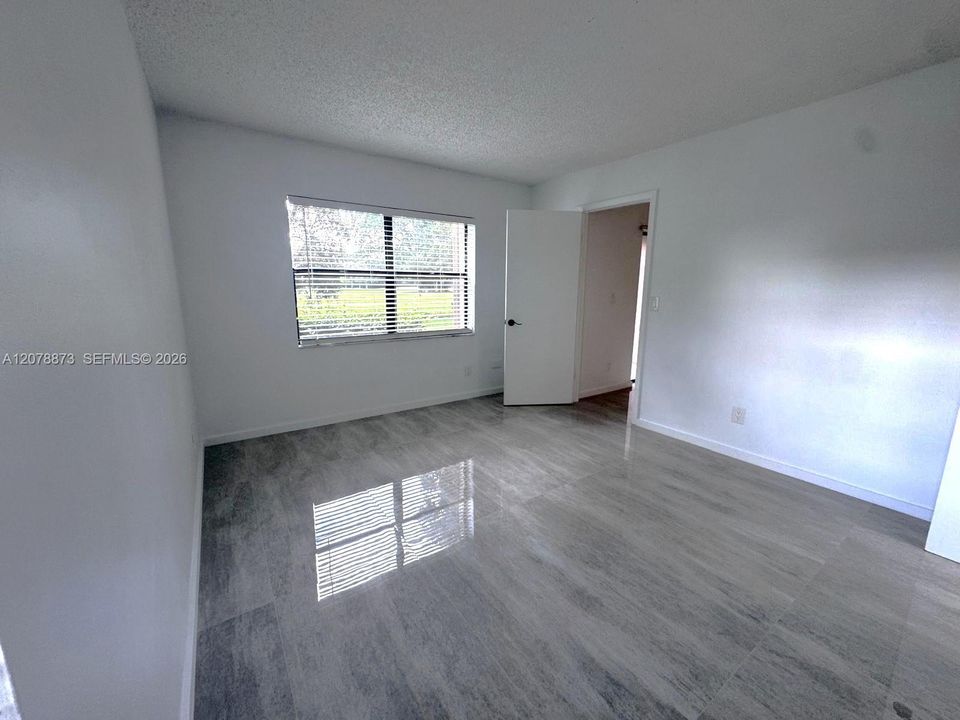For Rent: $2,450 (2 beds, 2 baths, 806 Square Feet)