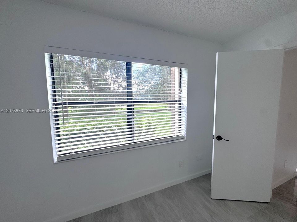 For Rent: $2,450 (2 beds, 2 baths, 806 Square Feet)