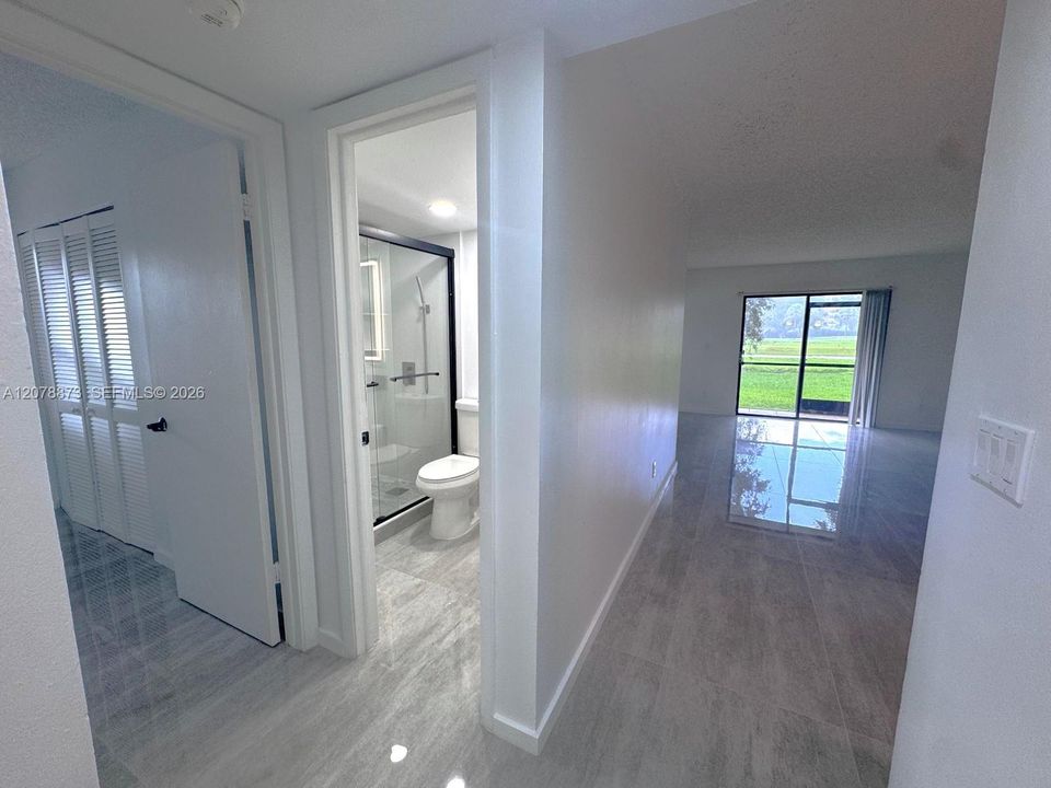 For Rent: $2,450 (2 beds, 2 baths, 806 Square Feet)