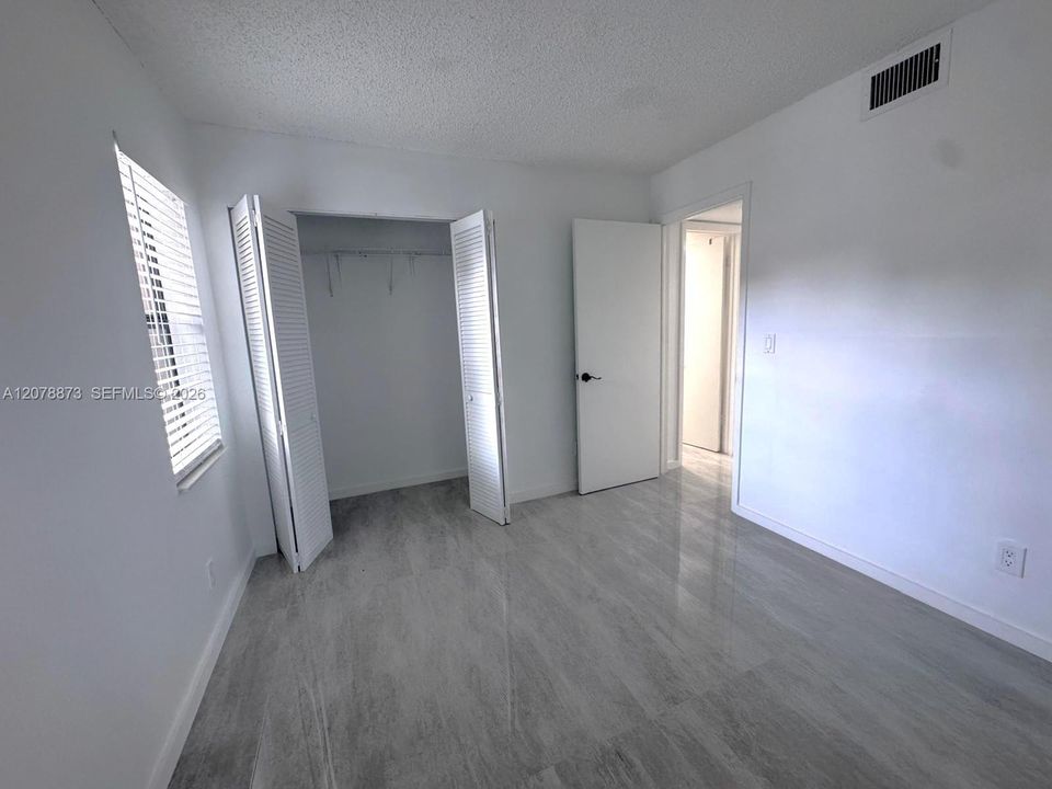 For Rent: $2,450 (2 beds, 2 baths, 806 Square Feet)